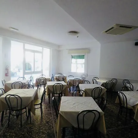 Отель Alevon